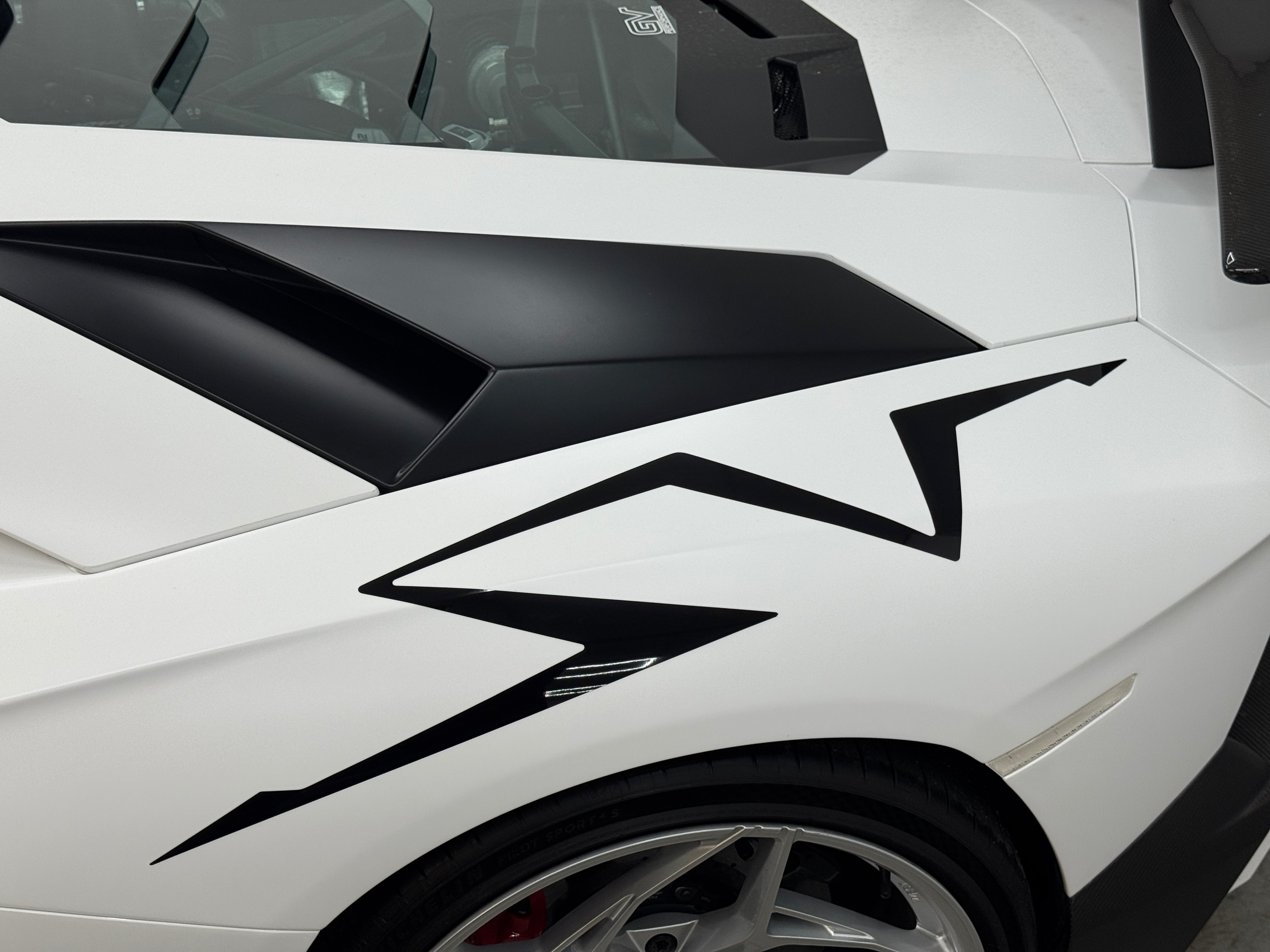 Lamborghini Aventador SV Style Rear Quarter Decals
